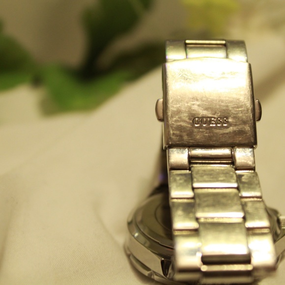 GUESS WRIST WATCH - Picture 5 of 5